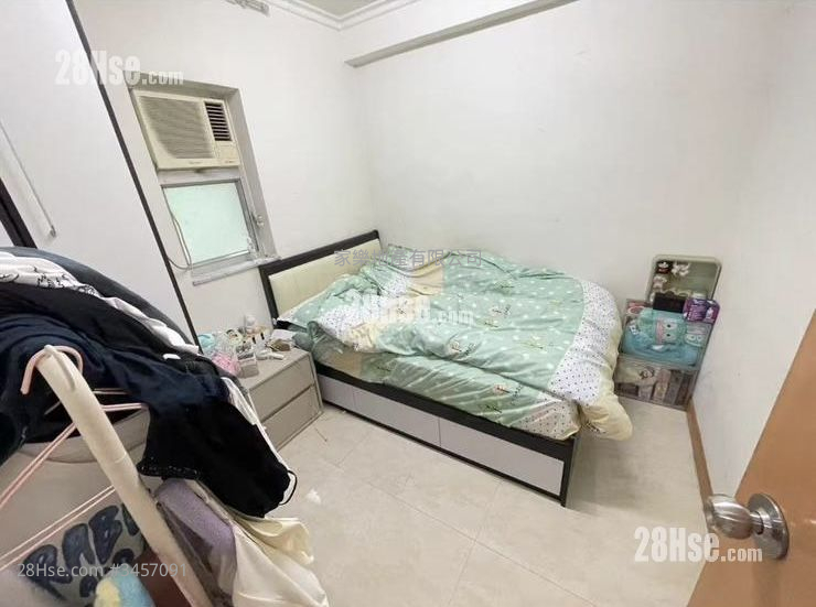Fok Ying Building Sell 2 Bedrooms , 1 Bathroom 395 ft² ( 36.7 m² )