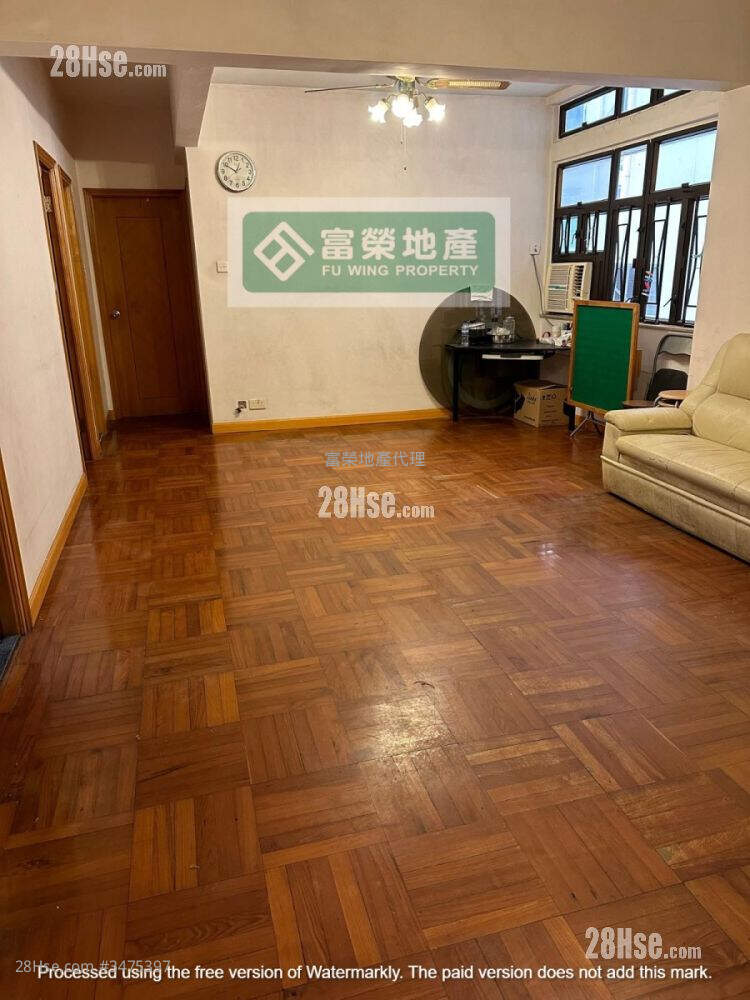 Yan On Building Sell 3 Bedrooms , 1 Bathroom 771 ft² ( 71.6 m² )