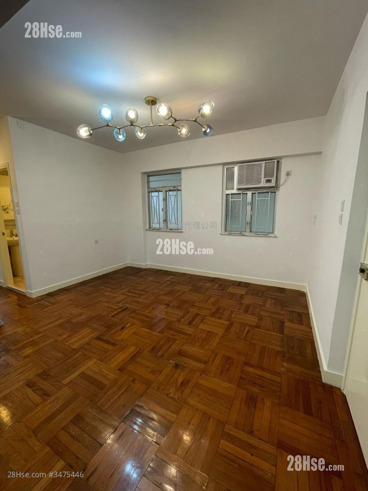 Kam Tao Building Rental 2 Bedrooms , 1 Bathroom 604 ft² ( 56.1 m² )