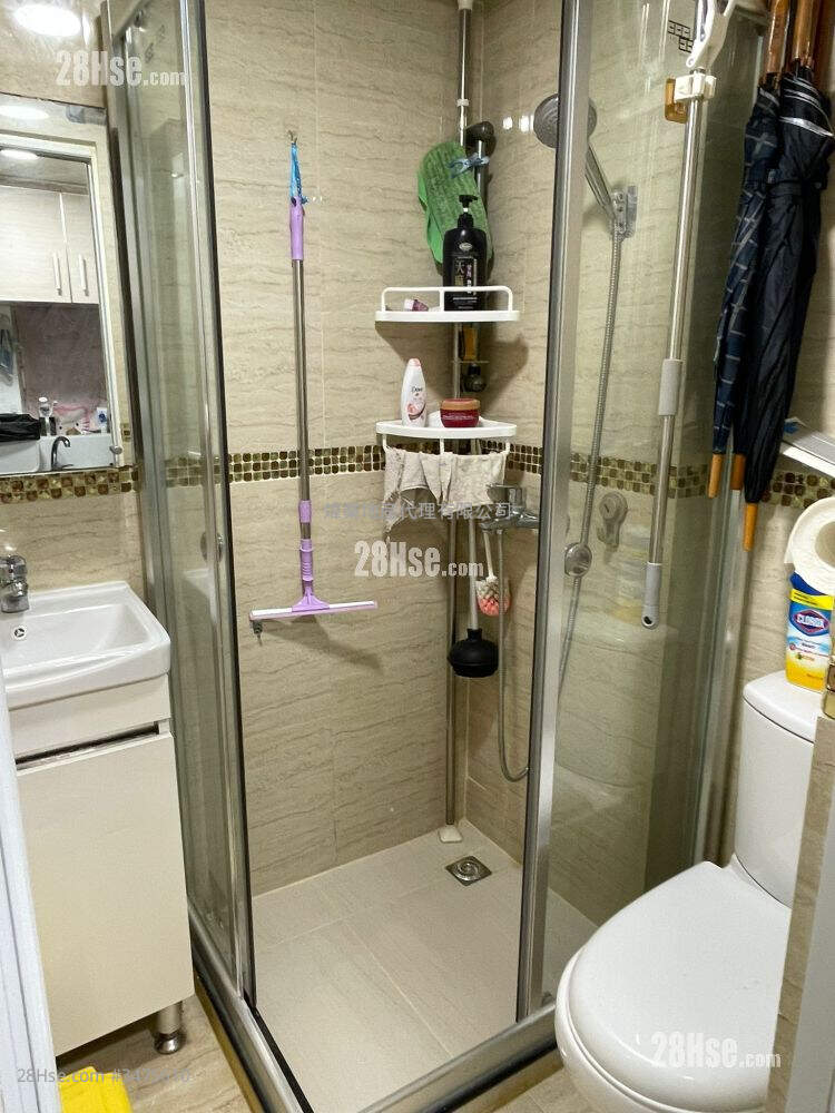 Hung Hum Mansion Sell 3 Bedrooms , 1 Bathroom 393 ft² ( 36.5 m² )
