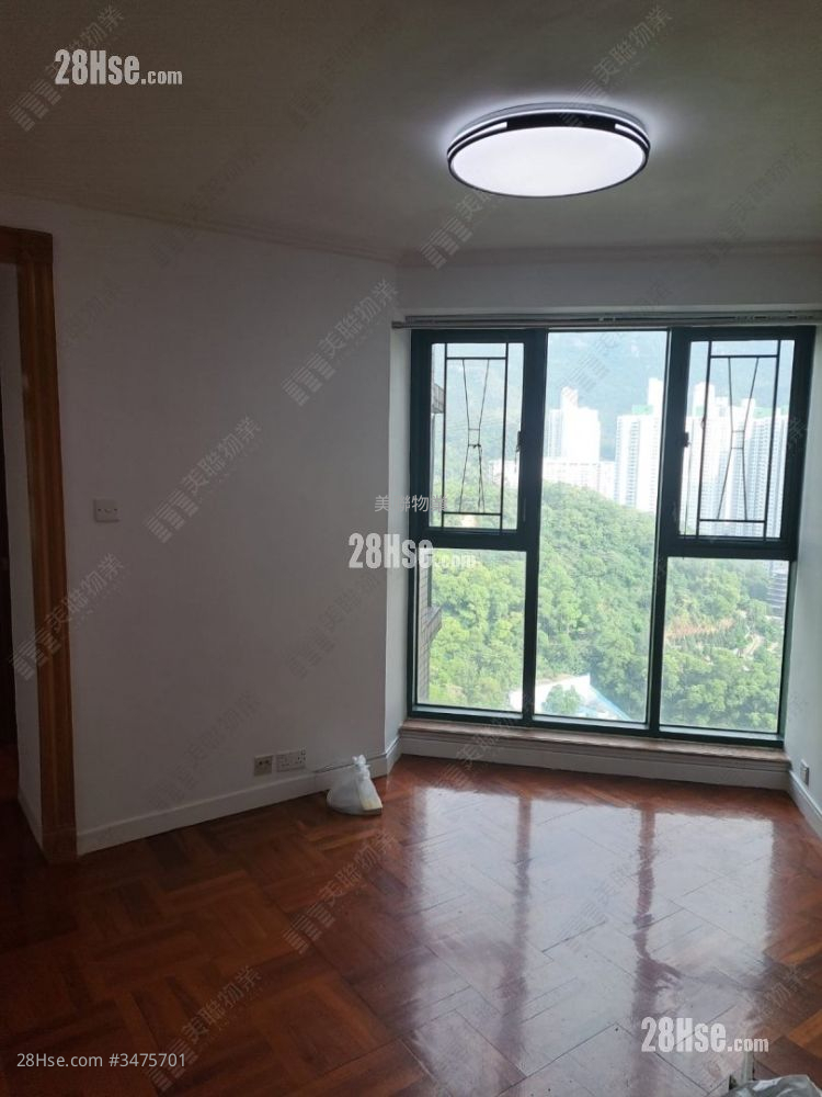 Galaxia Sell 3 Bedrooms 517 ft² ( 48.0 m² )