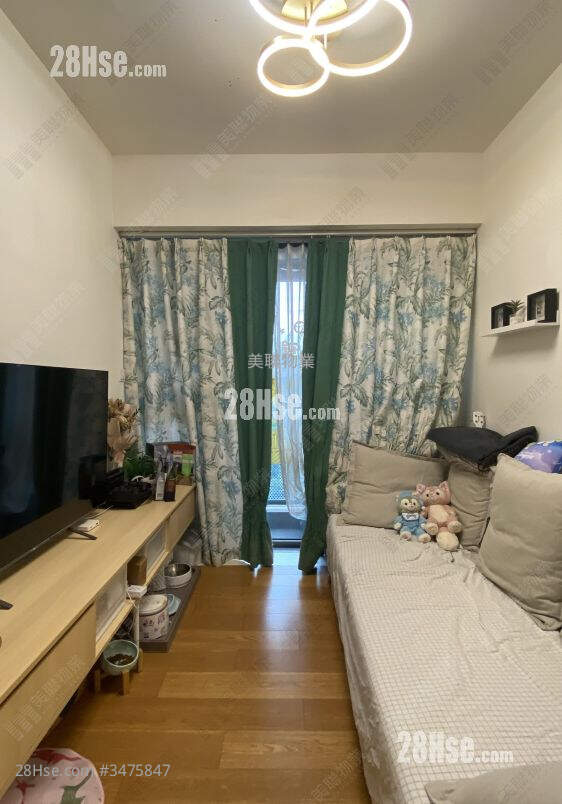 The Papillons Sell 2 Bedrooms , 1 Bathroom 513 ft² ( 47.7 m² )