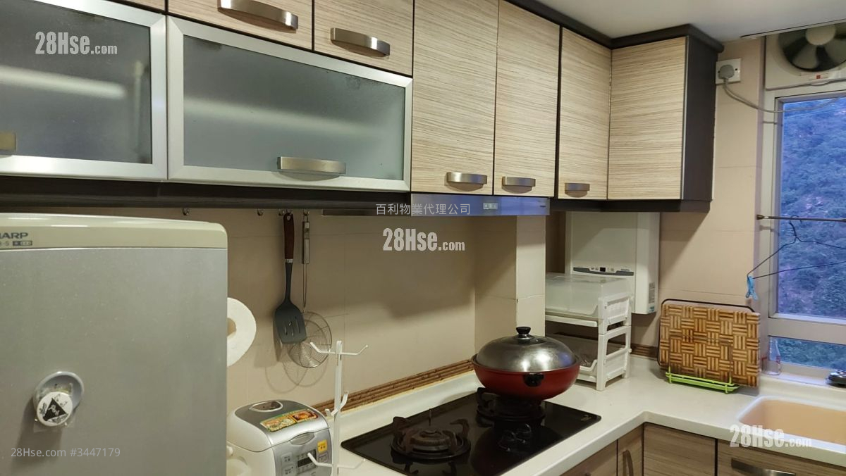 Victory Garden Rental 2 Bedrooms , 1 Bathroom 372 ft² ( 34.6 m² )