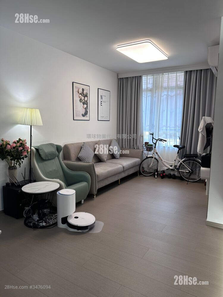 Tong Ming Court Sell 3 Bedrooms , 1 Bathroom 601 ft² ( 55.8 m² )