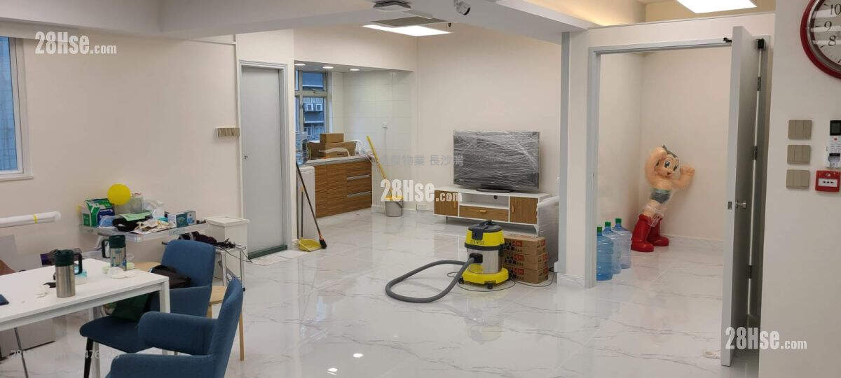Glee Industrial Building Sell 1,550 ft² ( 144.0 m² )