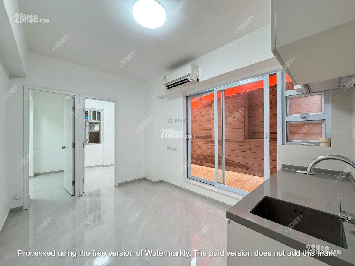 Cheng Fai Building Sell 2 Bedrooms , 1 Bathroom 290 ft² ( 26.9 m² )