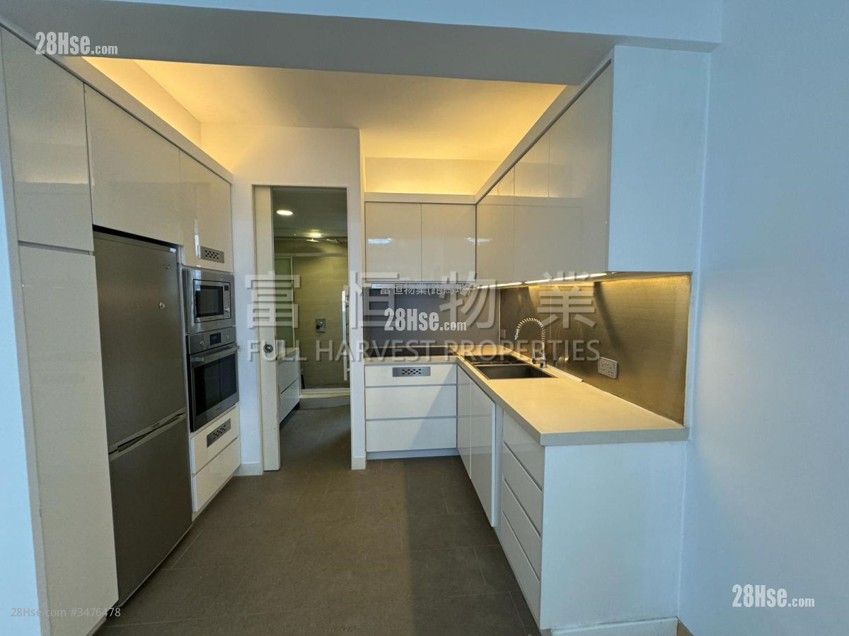 Elegant Court Rental 2 Bedrooms , 1 Bathroom 522 ft² ( 48.5 m² )