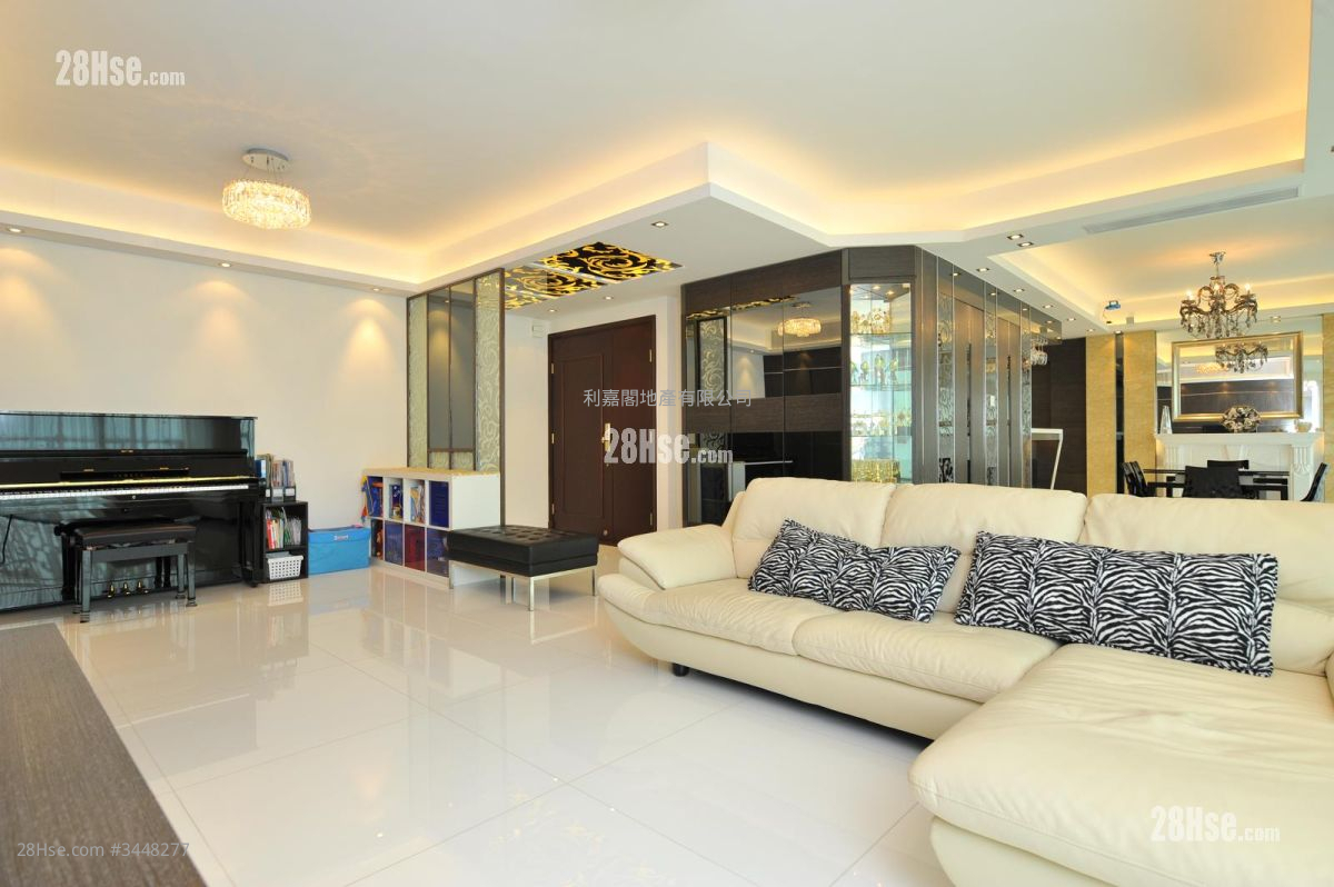 Metro Town Sell 5+ Bedrooms , 3 Bathrooms 1,364 ft² ( 126.7 m² )