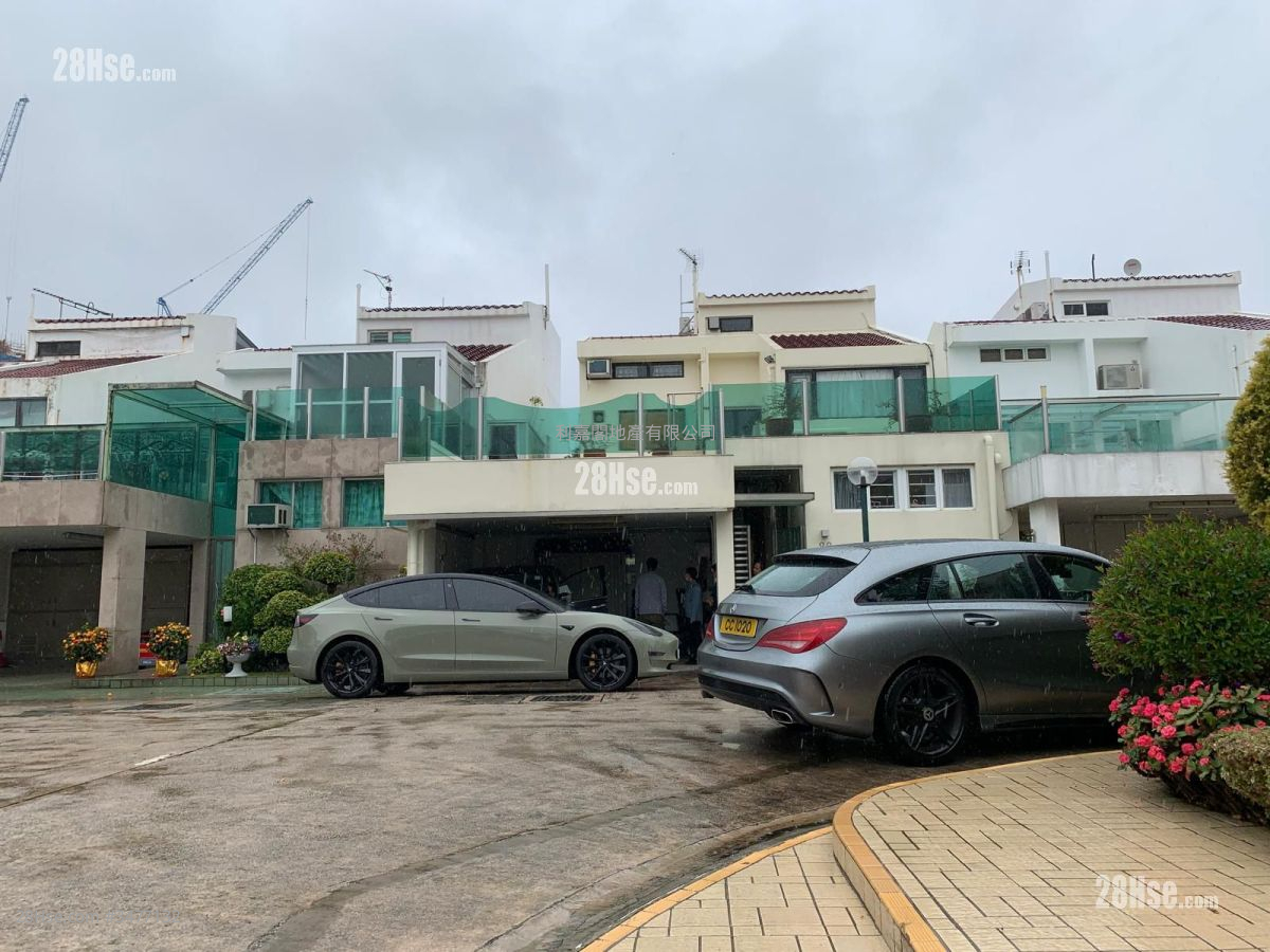 Shatin Knoll Sell 3 Bedrooms , 3 Bathrooms 1,696 ft² ( 157.6 m² )