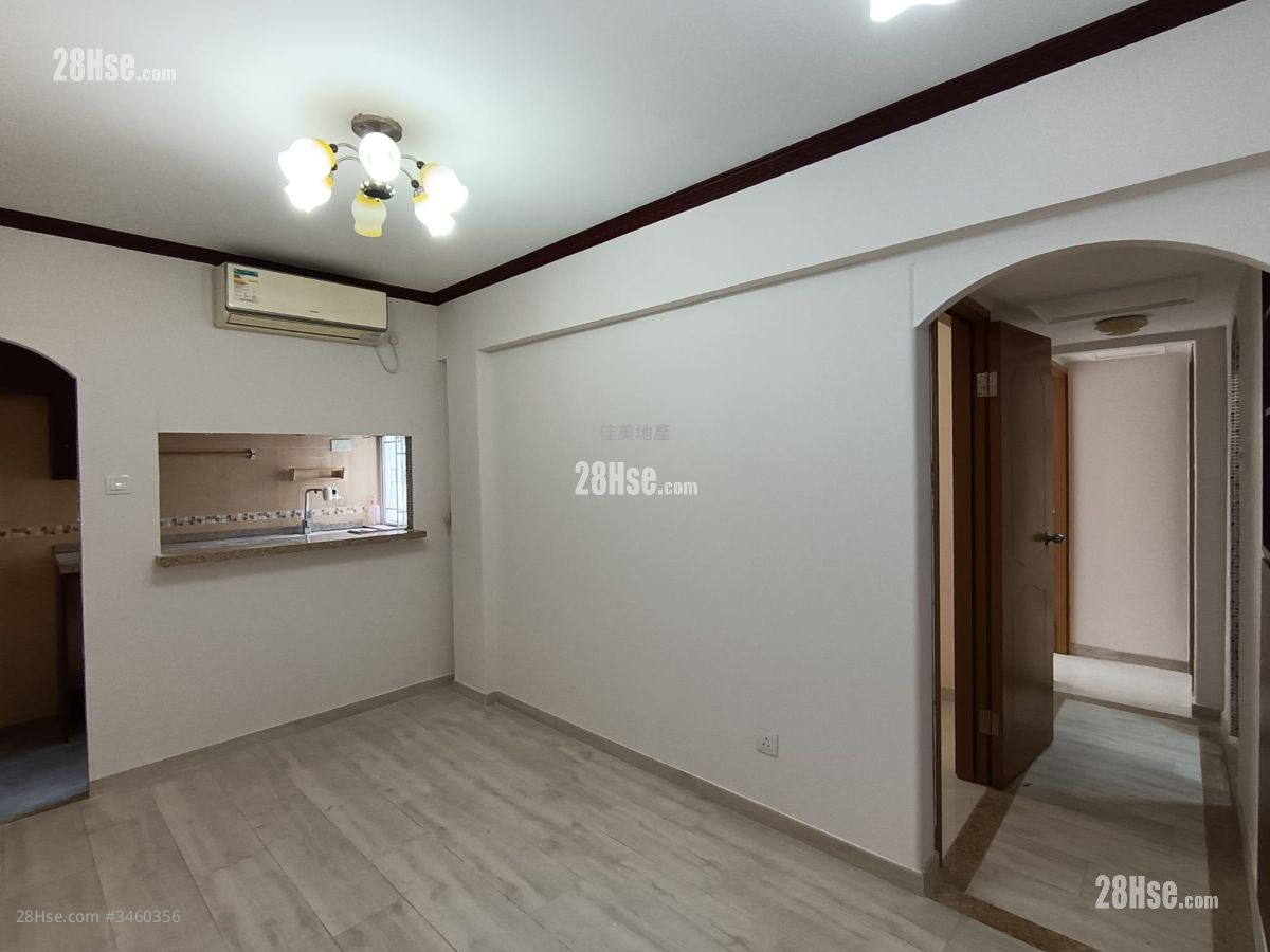 Wyler Garden Rental 3 Bedrooms , 2 Bathrooms 426 ft² ( 39.6 m² )