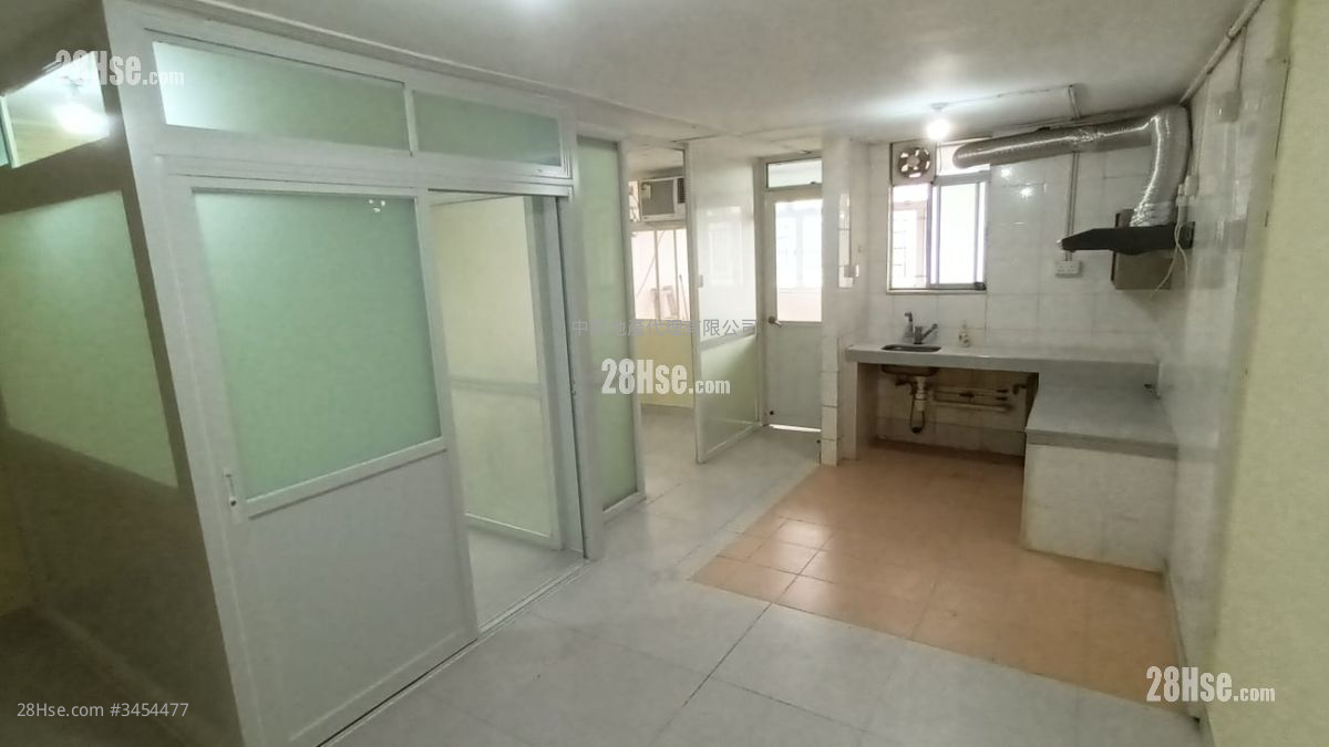 Cheung Wah Estate Rental 2 Bedrooms 423 ft² ( 39.3 m² )