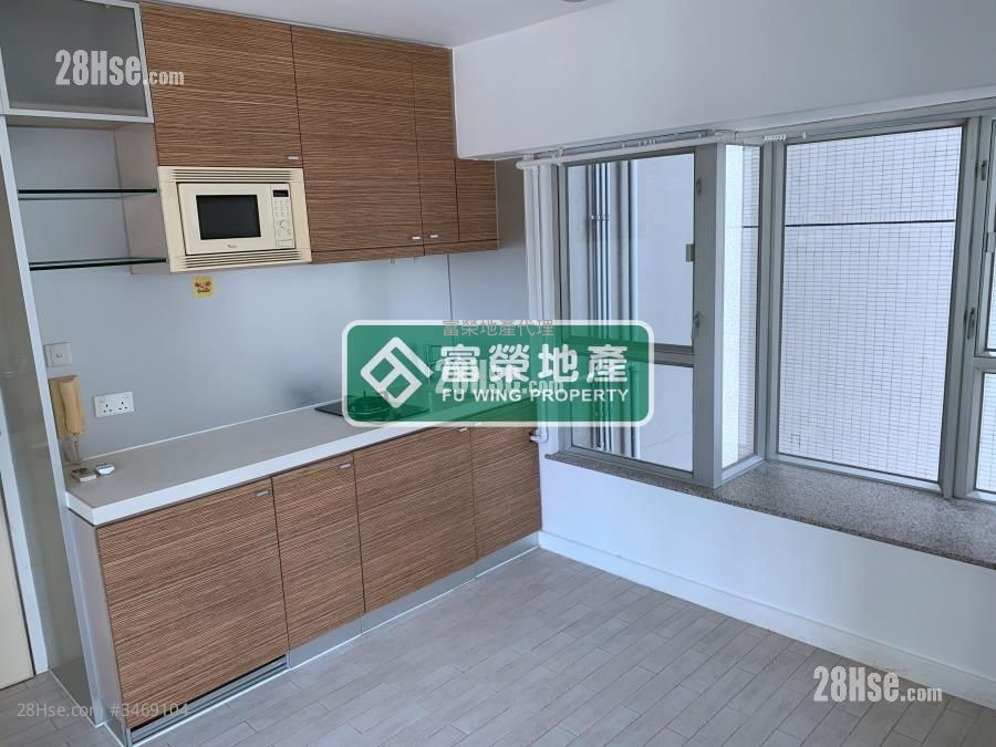 The Platinum Rental Studio , 1 Bathroom 246 ft² ( 22.9 m² )