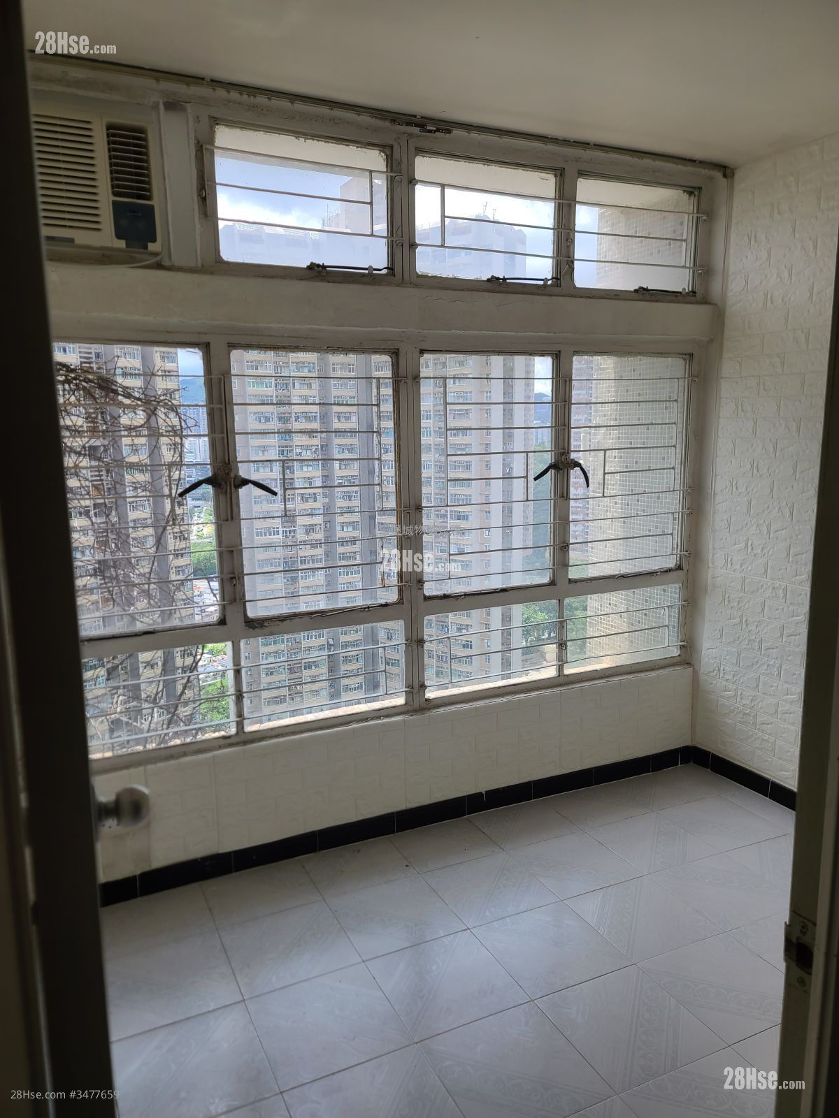 Kwong Yuen Estate Sell 2 Bedrooms , 1 Bathroom 598 ft² ( 55.6 m² )