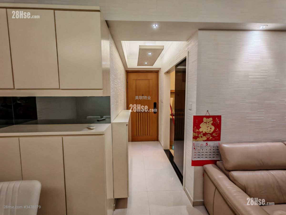 Central Park Towers Rental 2 Bedrooms , 1 Bathroom 512 ft² ( 47.6 m² )