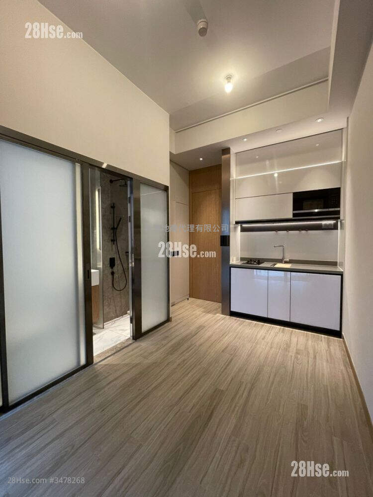 The Vantage Rental Studio , 1 Bathroom 196 ft² ( 18.2 m² )