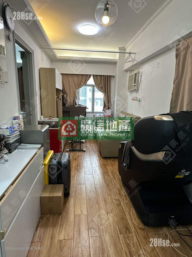 Golden Plaza Sell 1 Bedroom , 1 Bathroom 301 ft² ( 28.0 m² )