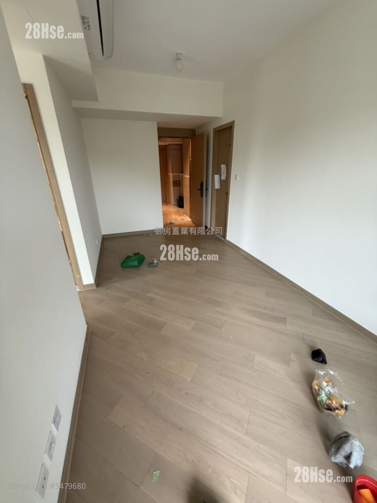 Grand Mayfair  Rental 547 ft² ( 50.8 m² )