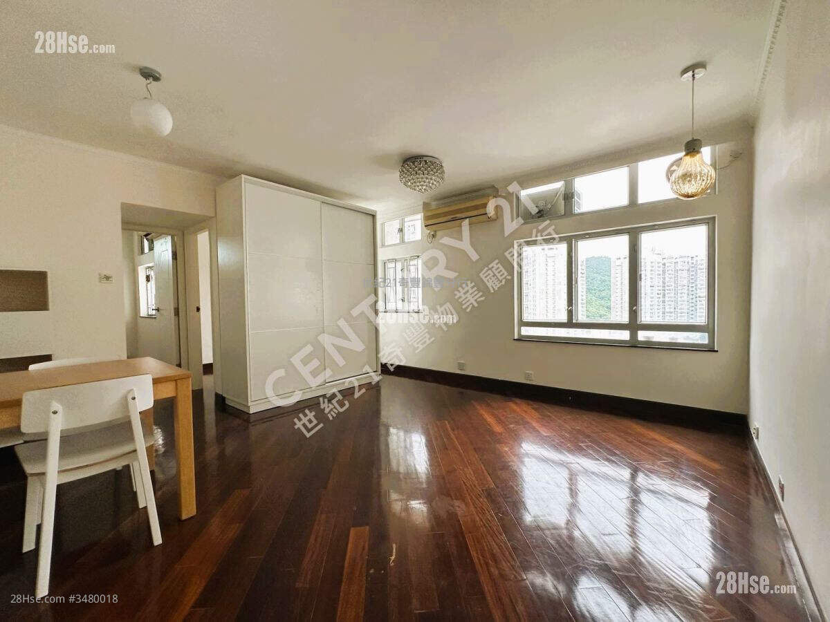 Kam Hay Court Sell 3 Bedrooms , 1 Bathroom 554 ft² ( 51.5 m² )