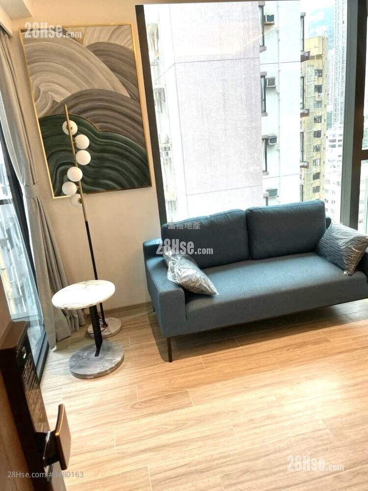 Central 8 Rental 1 Bedroom , 1 Bathroom 348 ft² ( 32.3 m² )