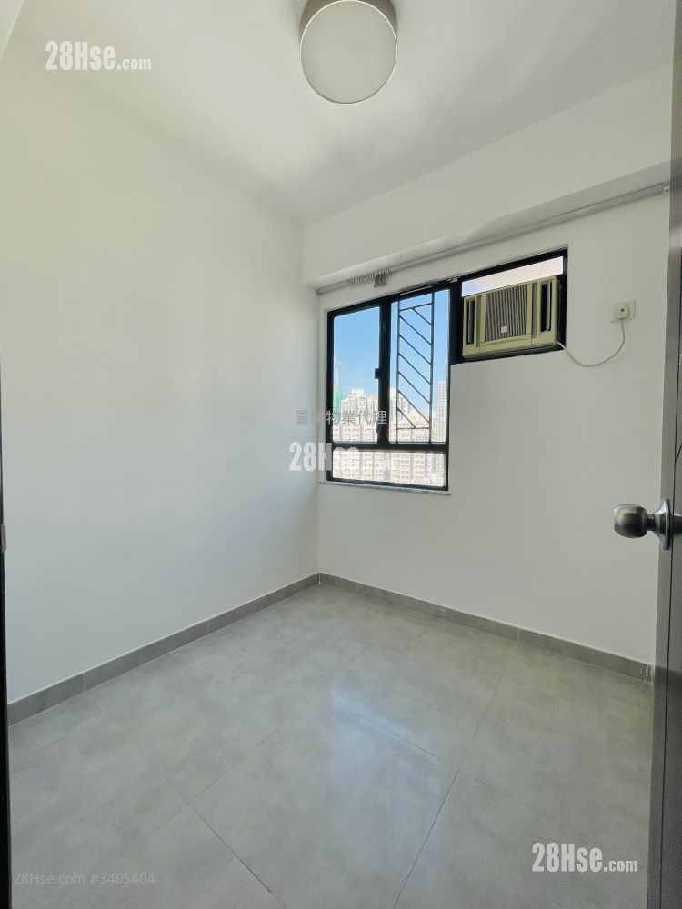 Hill Court Rental 2 Bedrooms , 1 Bathroom 329 ft² ( 30.6 m² )
