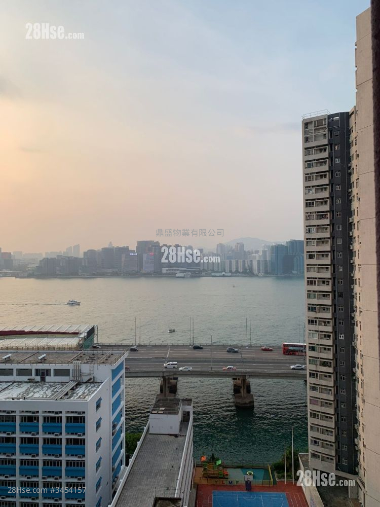 Seaview Building Rental 1 Bedroom , 1 Bathroom 278 ft² ( 25.8 m² )