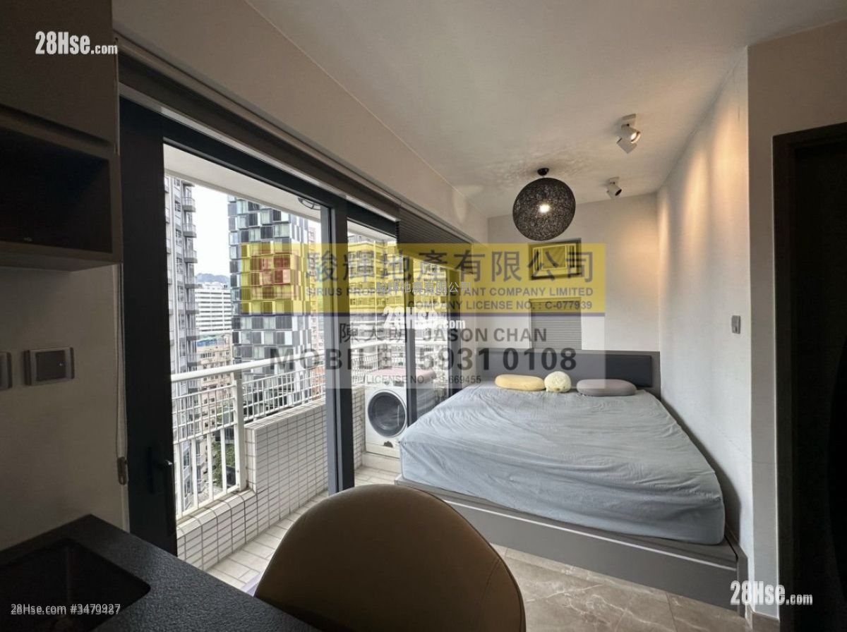 The Platinum Sell Studio , 1 Bathroom 279 ft² ( 25.9 m² )
