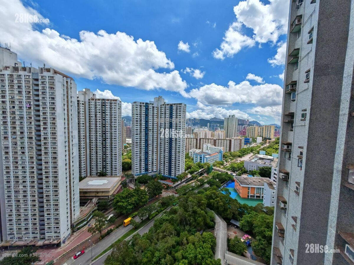 Ching Wah Court Sell 3 Bedrooms , 1 Bathroom 554 ft² ( 51.5 m² )