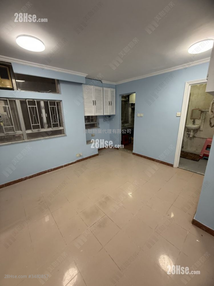 Choi Po Court Sell 1 Bedroom 338 ft² ( 31.4 m² )