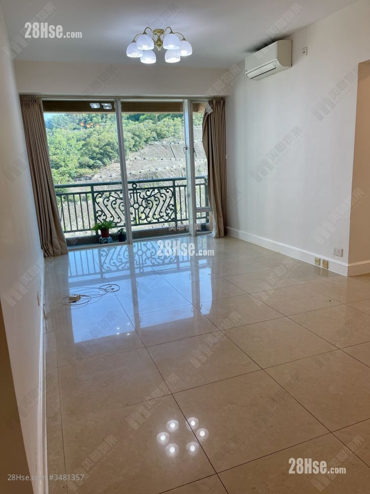 Metro Town Rental 4 Bedrooms , 2 Bathrooms 888 ft² ( 82.5 m² )
