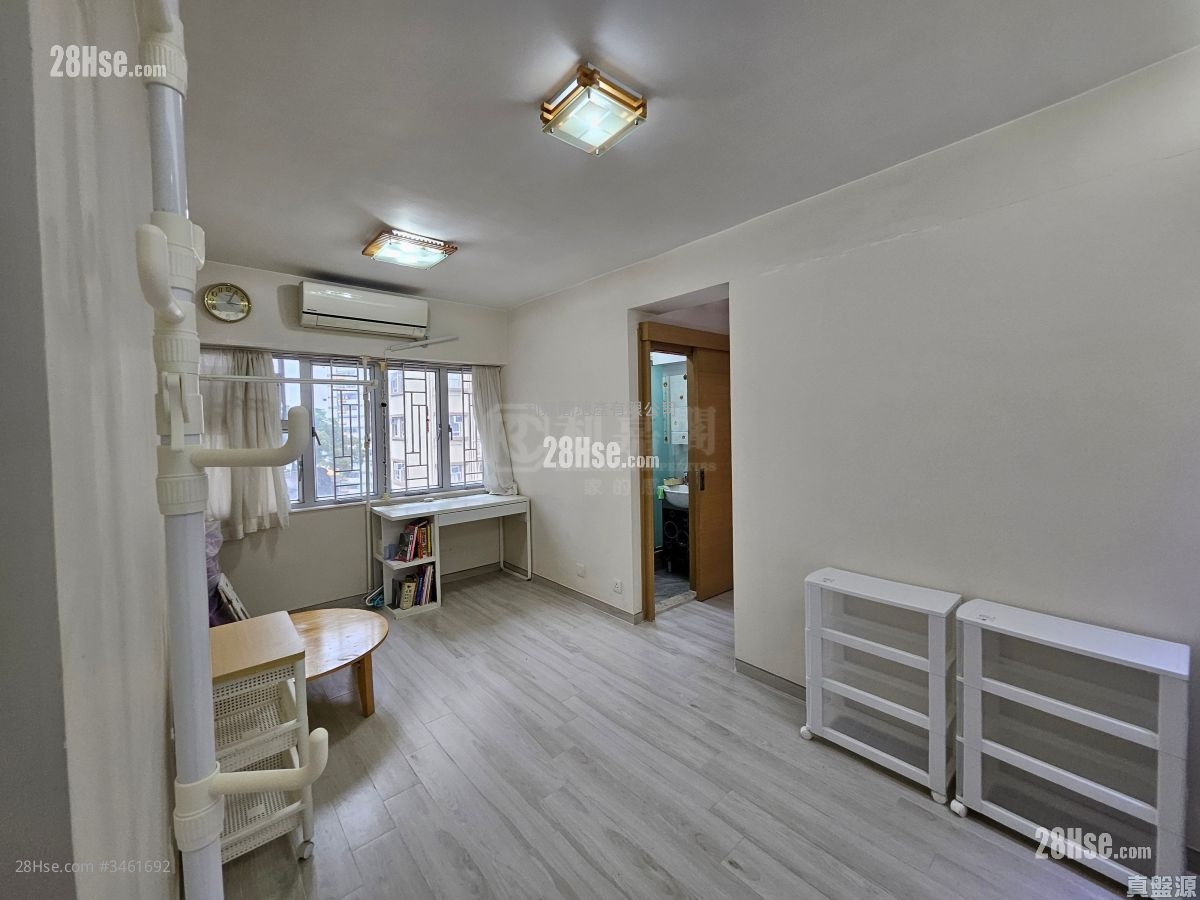 Yuet Lai Court Sell 2 Bedrooms , 1 Bathroom 421 ft² ( 39.1 m² )