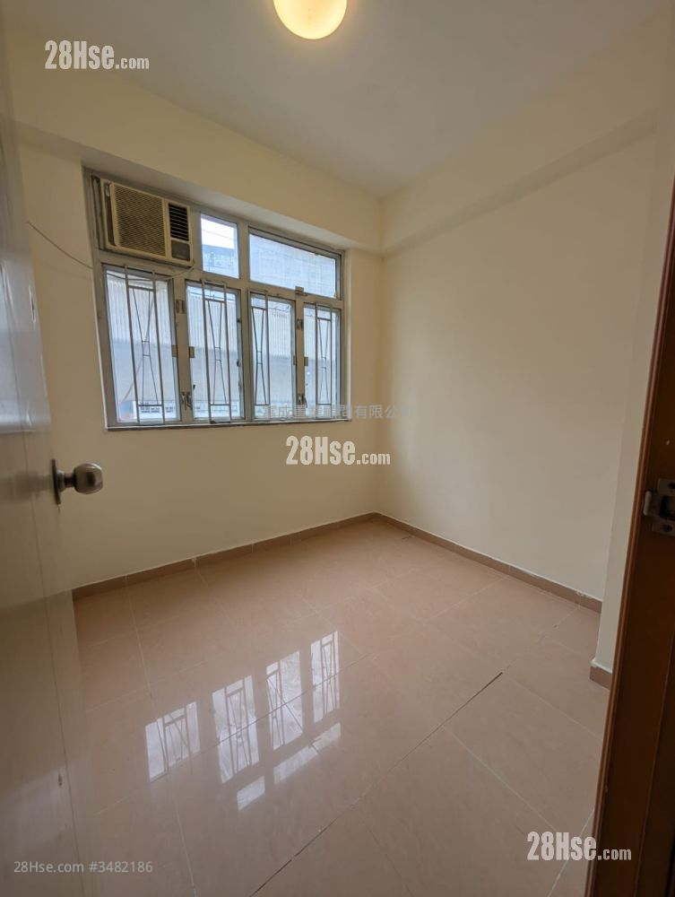 Foo Yue Building Sell 2 Bedrooms , 1 Bathroom 357 ft² ( 33.2 m² )