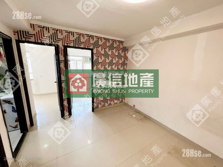 Kam Fong Mansion Sell 2 Bedrooms , 1 Bathroom 336 ft² ( 31.2 m² )