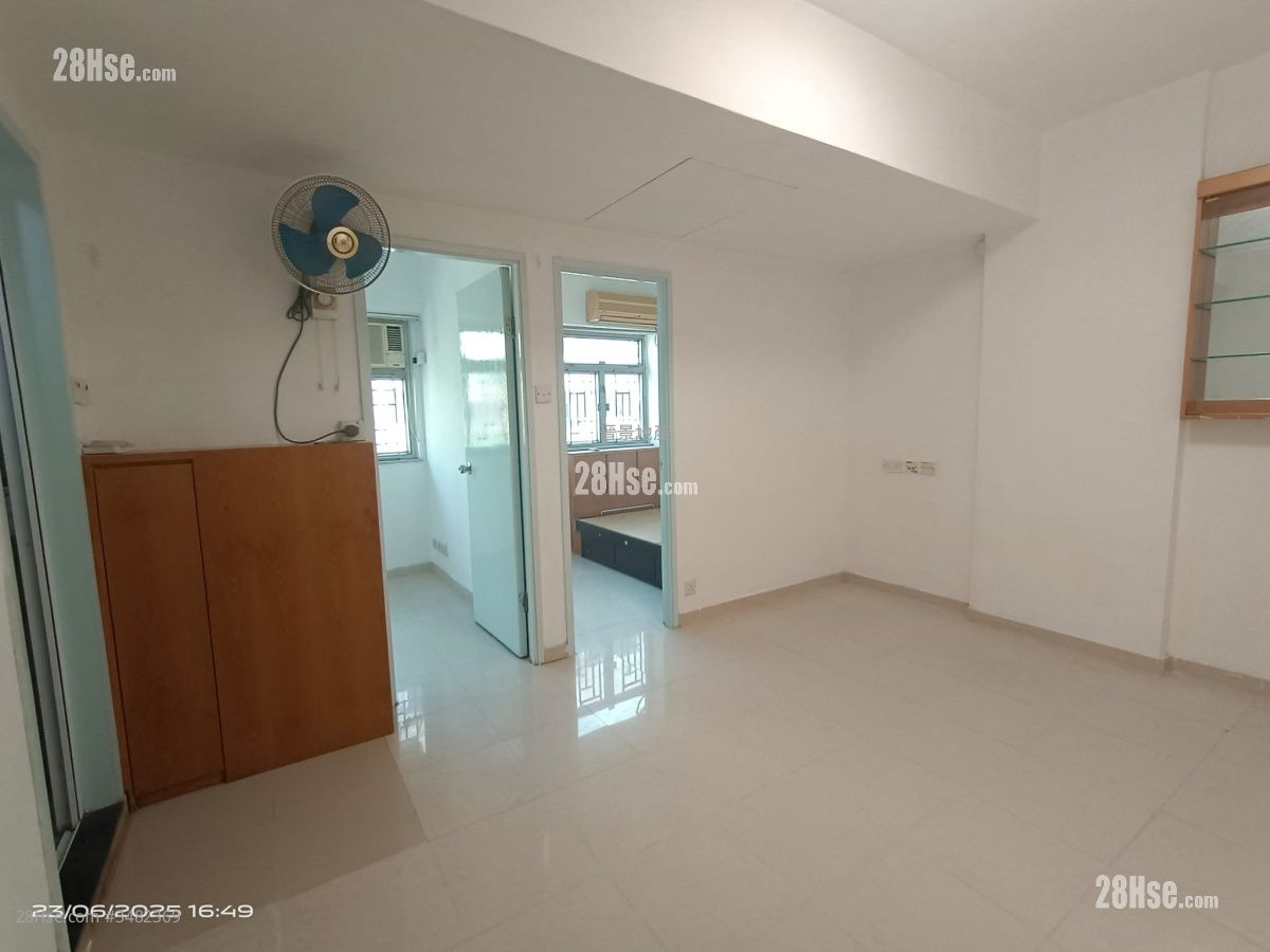 Cosmopolitan Estate Rental 2 Bedrooms , 1 Bathroom 320 ft² ( 29.7 m² )