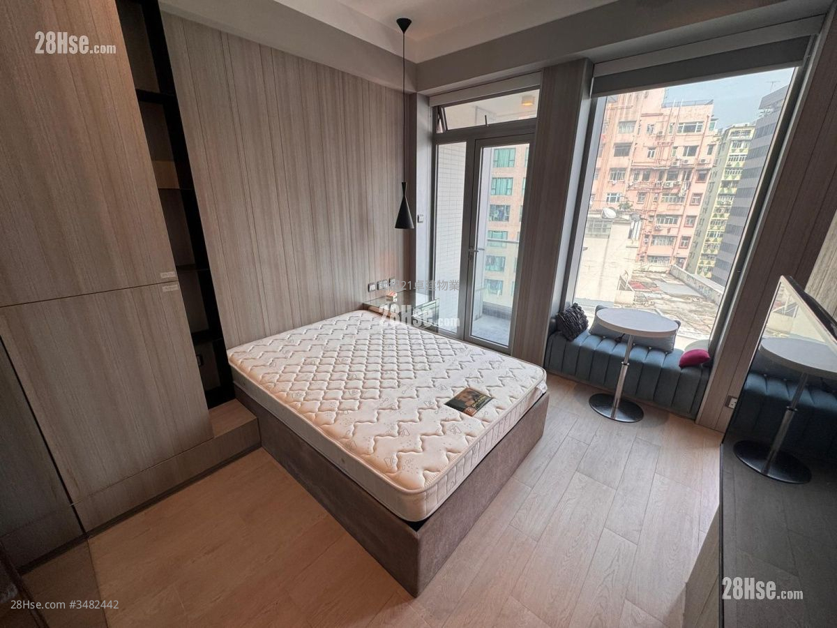 Parkes Residence Rental Studio , 1 Bathroom 248 ft² ( 23.0 m² )