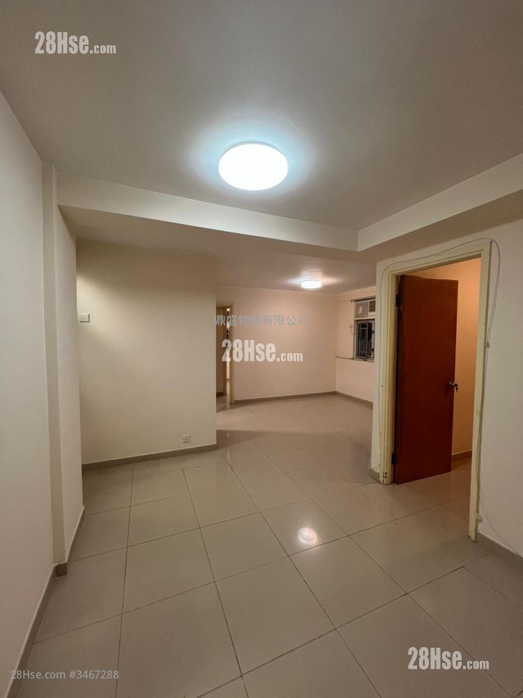 Bedford Gardens Rental 3 Bedrooms , 1 Bathroom 606 ft² ( 56.3 m² )