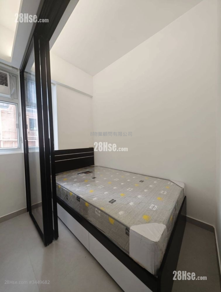 Yen Dack Building Rental 1 Bedroom , 1 Bathroom 150 ft² ( 13.9 m² )