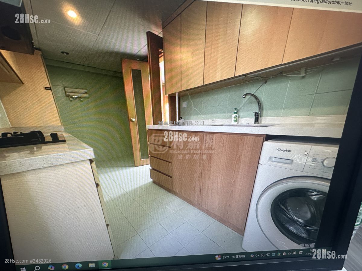 City Garden Rental 1,169 ft² ( 108.6 m² )