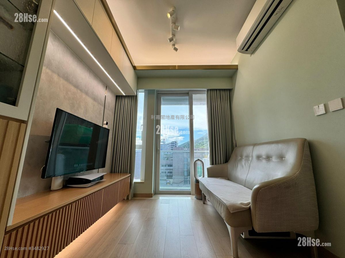 The Grand Marine Sell 2 Bedrooms , 1 Bathroom 426 ft² ( 39.6 m² )