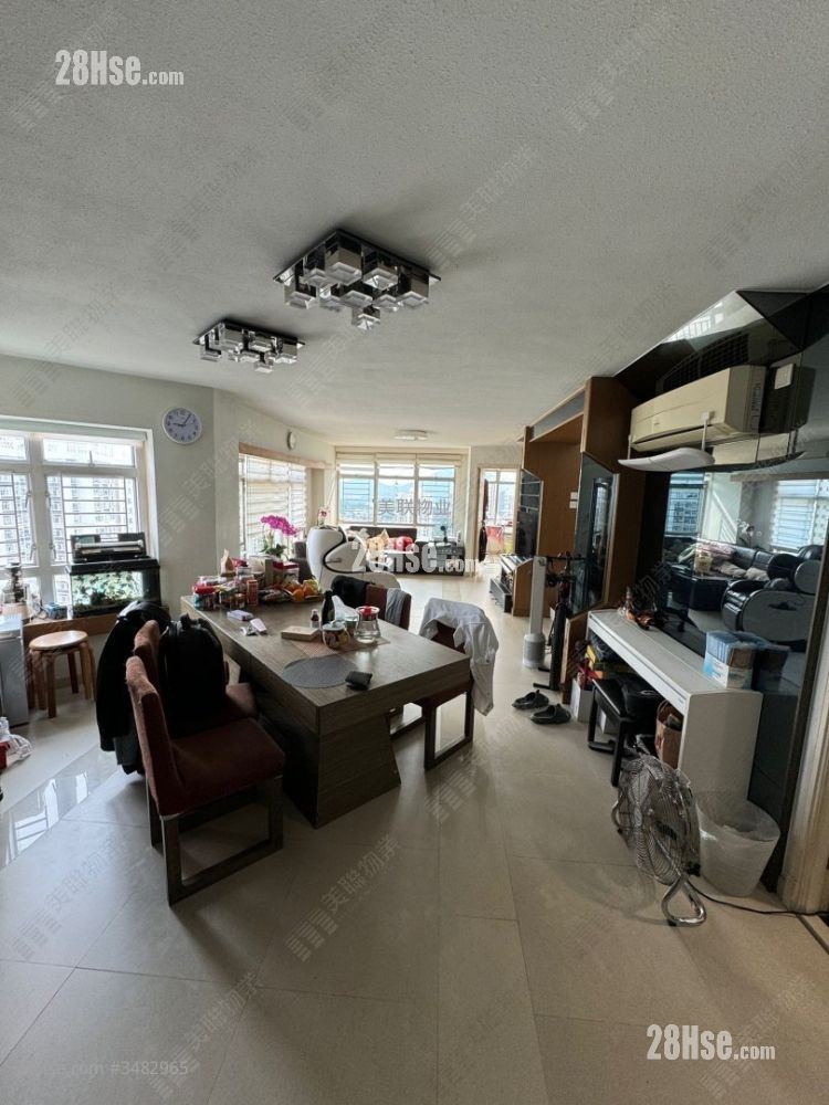 Kingswood Villas Sell 4 Bedrooms , 2 Bathrooms 1,462 ft² ( 135.8 m² )