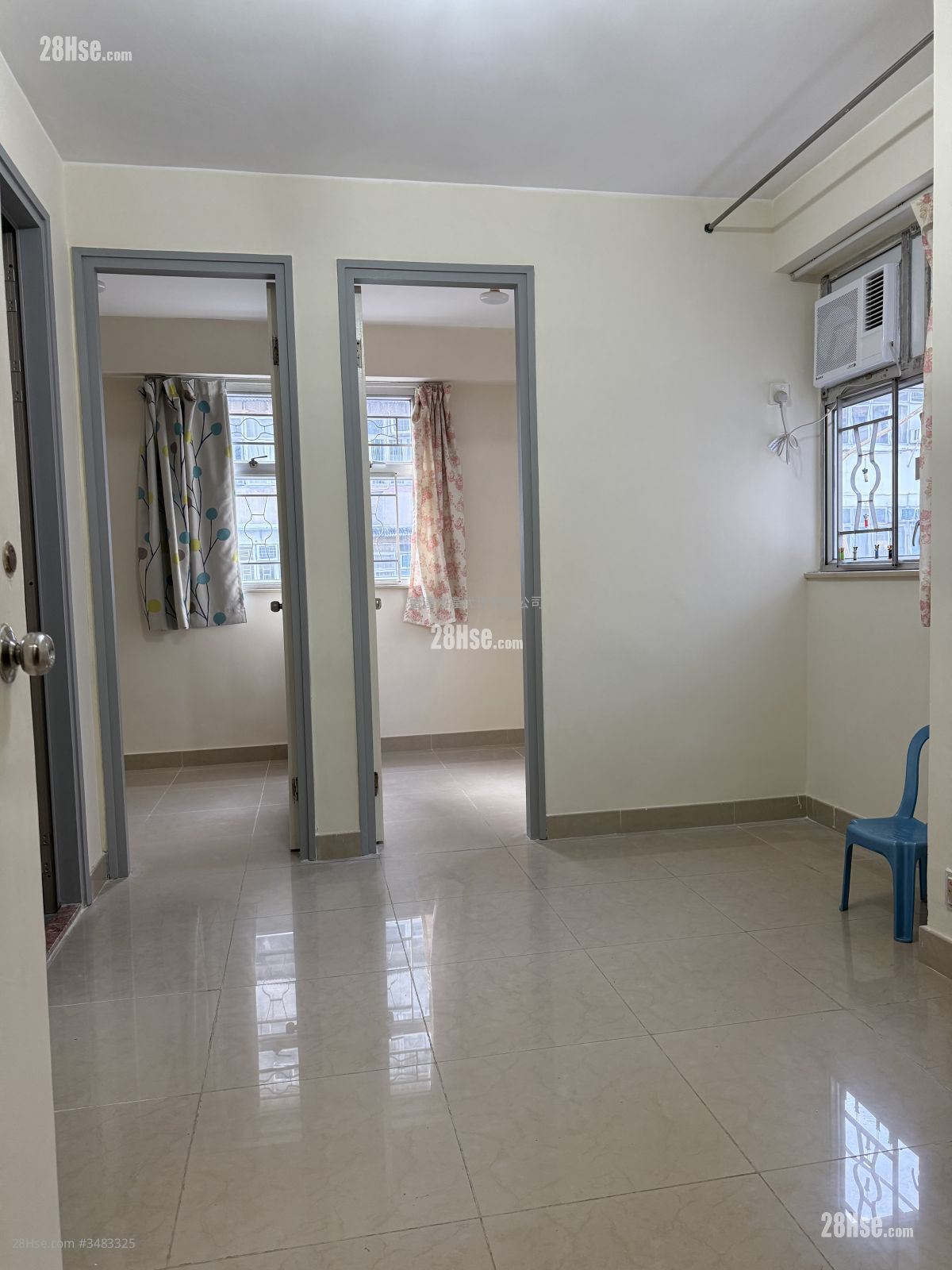 Manor Centre Rental 2 Bedrooms , 1 Bathroom 280 ft² ( 26.0 m² )