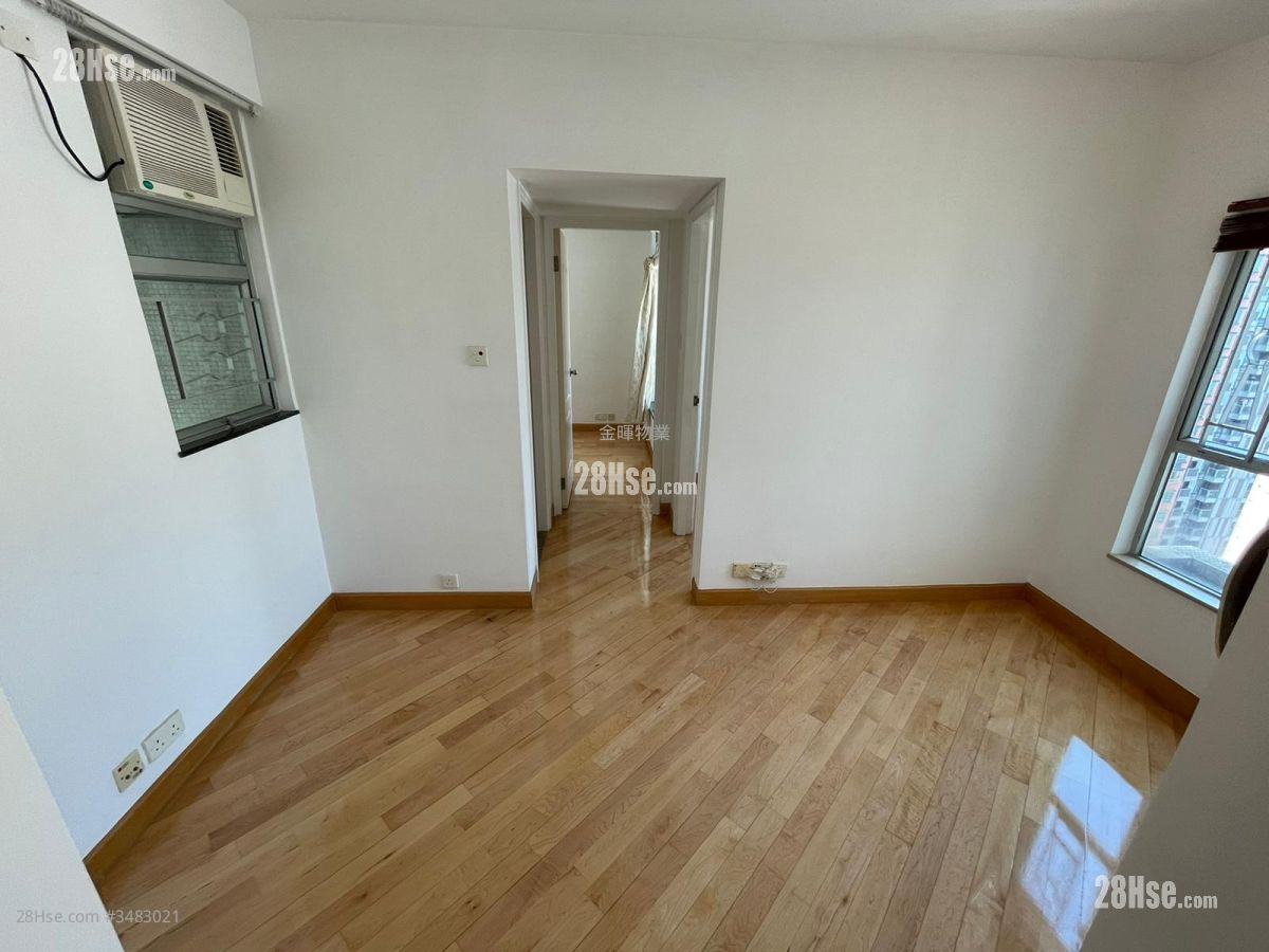 Ko Nga Court Rental 2 Bedrooms , 1 Bathroom 365 ft² ( 33.9 m² )