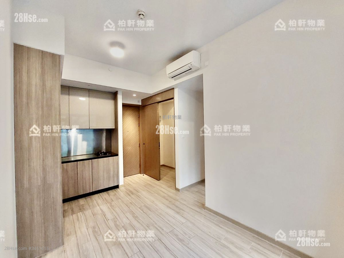 Novum East Rental 3 Bedrooms , 1 Bathroom 451 ft² ( 41.9 m² )