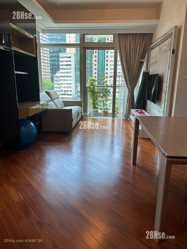 The Avenue Rental 3 Bedrooms , 2 Bathrooms 913 ft² ( 84.8 m² )
