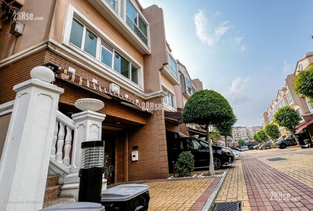 Seasons Palace Rental 3 Bedrooms , 3 Bathrooms 907 ft² ( 84.3 m² )