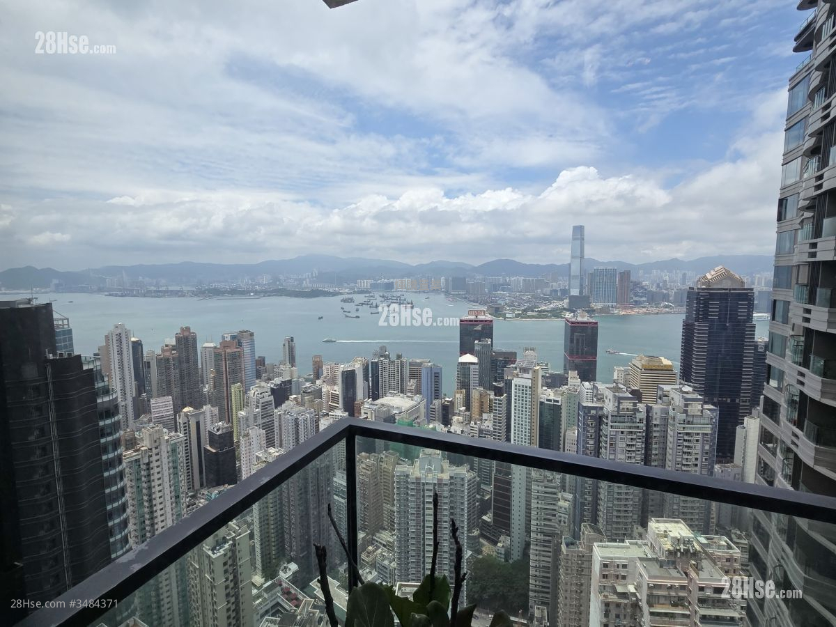 Azura Sell 4 Bedrooms , 4 Bathrooms 1,589 ft² ( 147.6 m² )