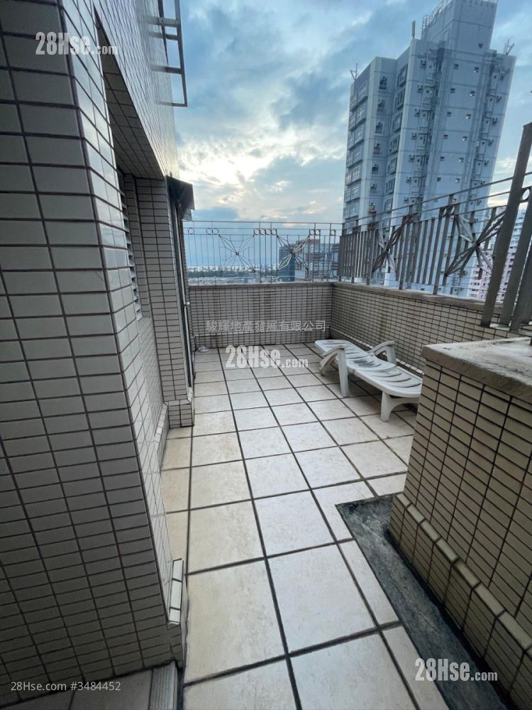 Yau On Court Sell 2 Bedrooms , 1 Bathroom 318 ft² ( 29.5 m² )