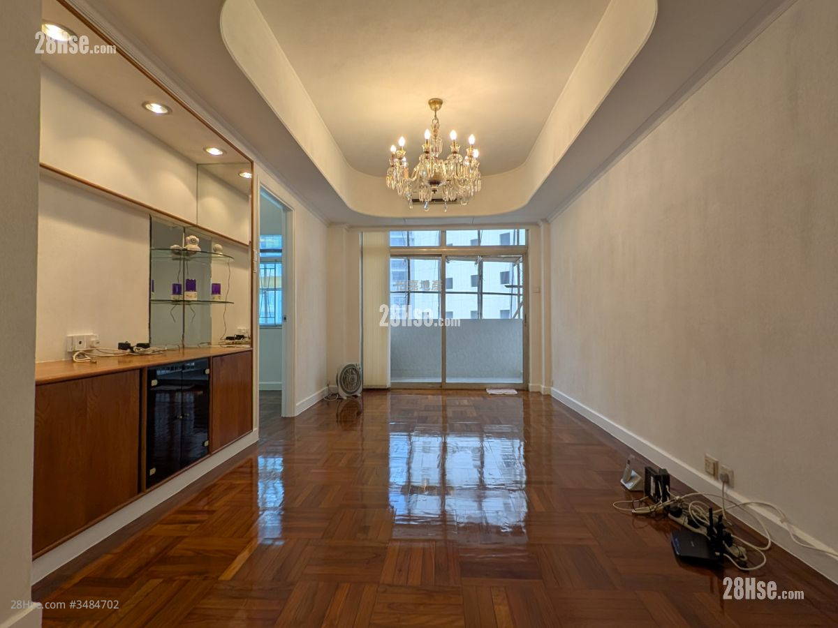 Golden Court Rental 4 Bedrooms , 1 Bathroom 928 ft² ( 86.2 m² )