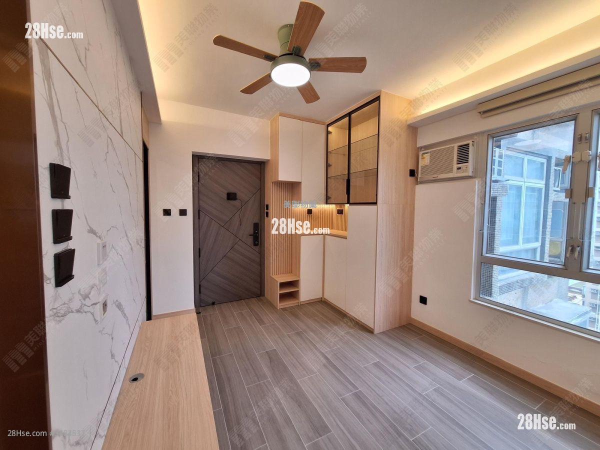 Tuen Mun Town Plaza Sell 2 Bedrooms 326 ft² ( 30.3 m² )