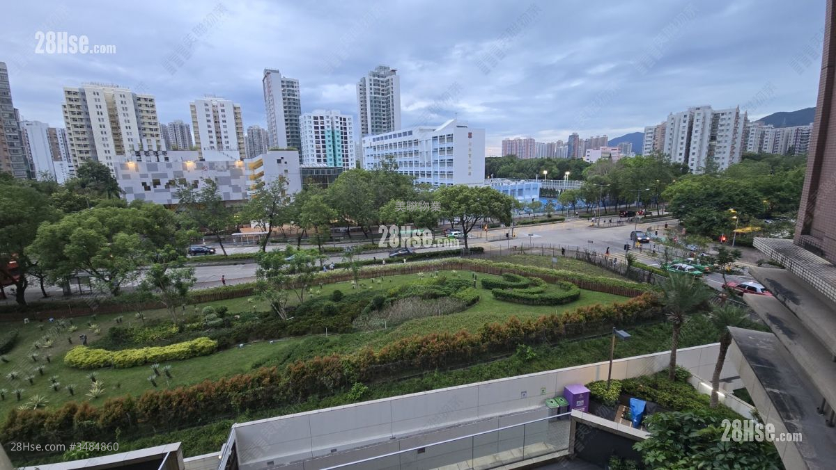 8 Royal Green Sell 2 Bedrooms 465 ft² ( 43.2 m² )