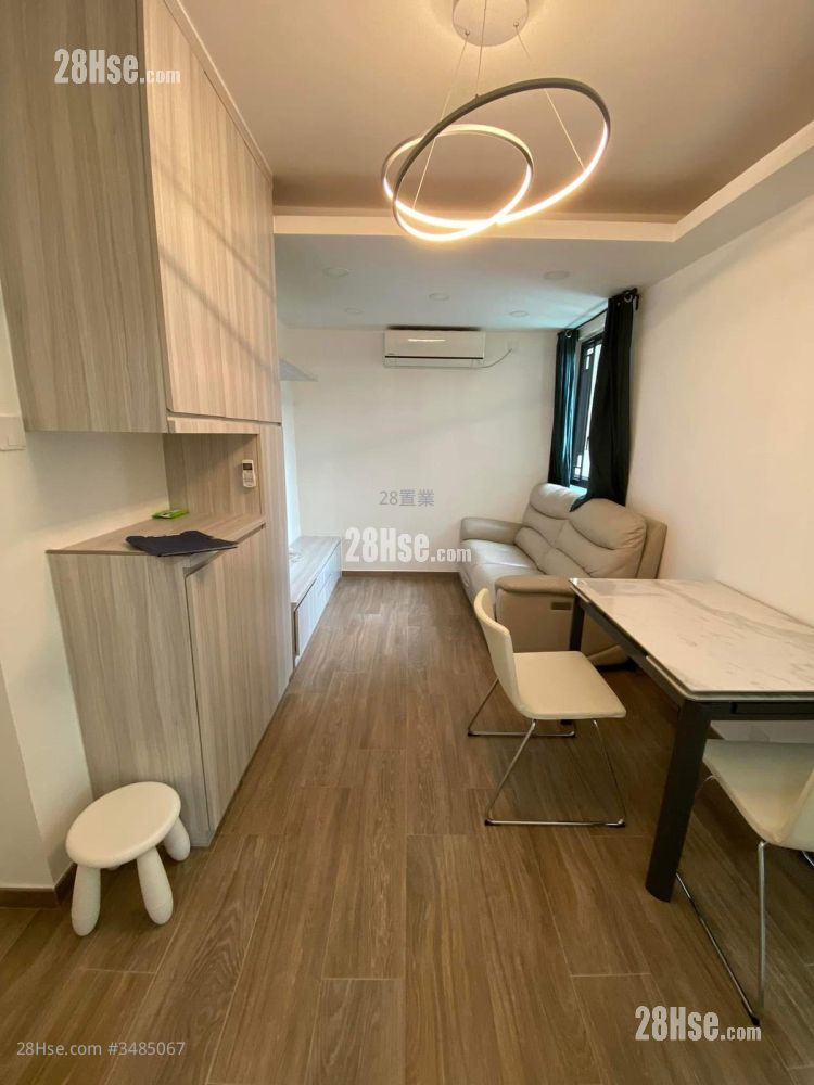 Tuen Mun Town Plaza Sell 2 Bedrooms , 1 Bathroom 369 ft² ( 34.3 m² )